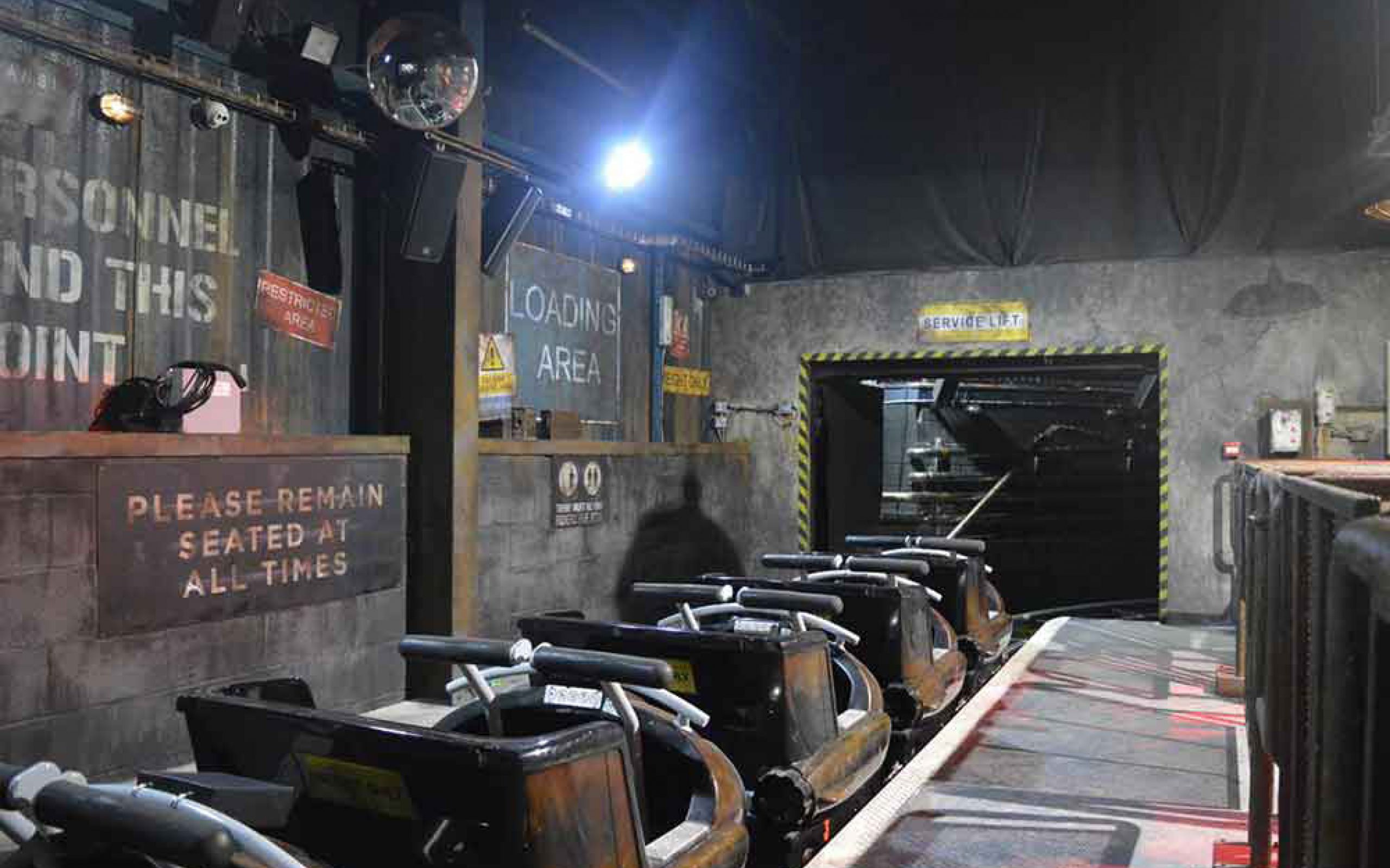 Loading area for Walking Dead The Ride